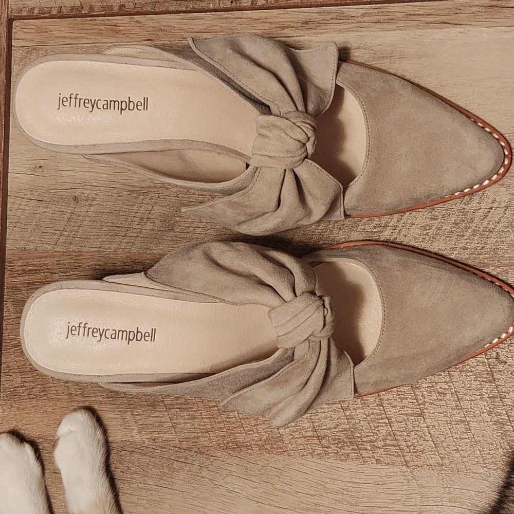 NWOB Jeffrey Campbell Cream Suede Mules, Size 9.5